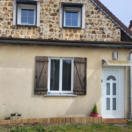 Joli Studio En Centre Ville Faremoutiers Экстерьер фото