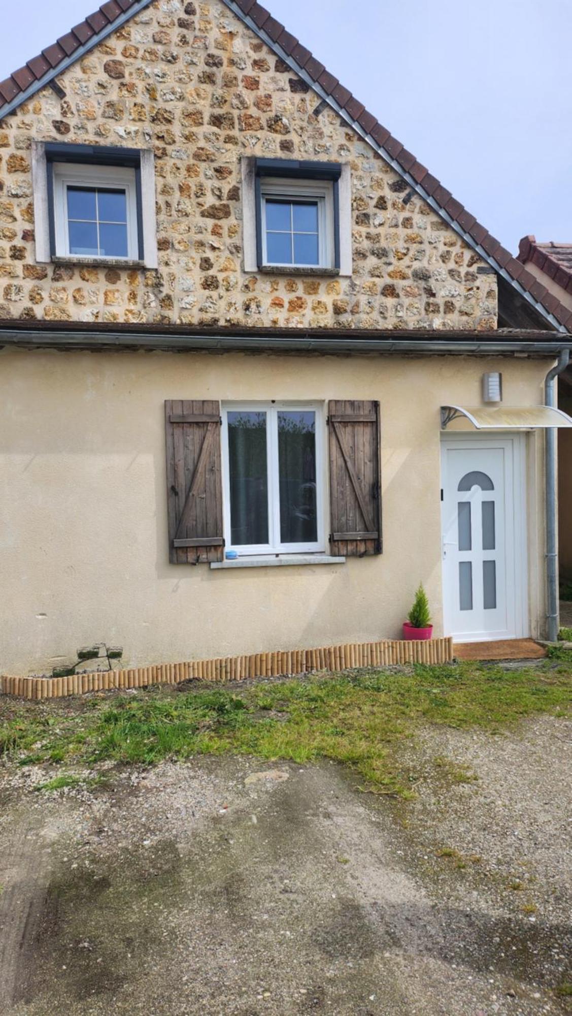 Joli Studio En Centre Ville Faremoutiers Экстерьер фото