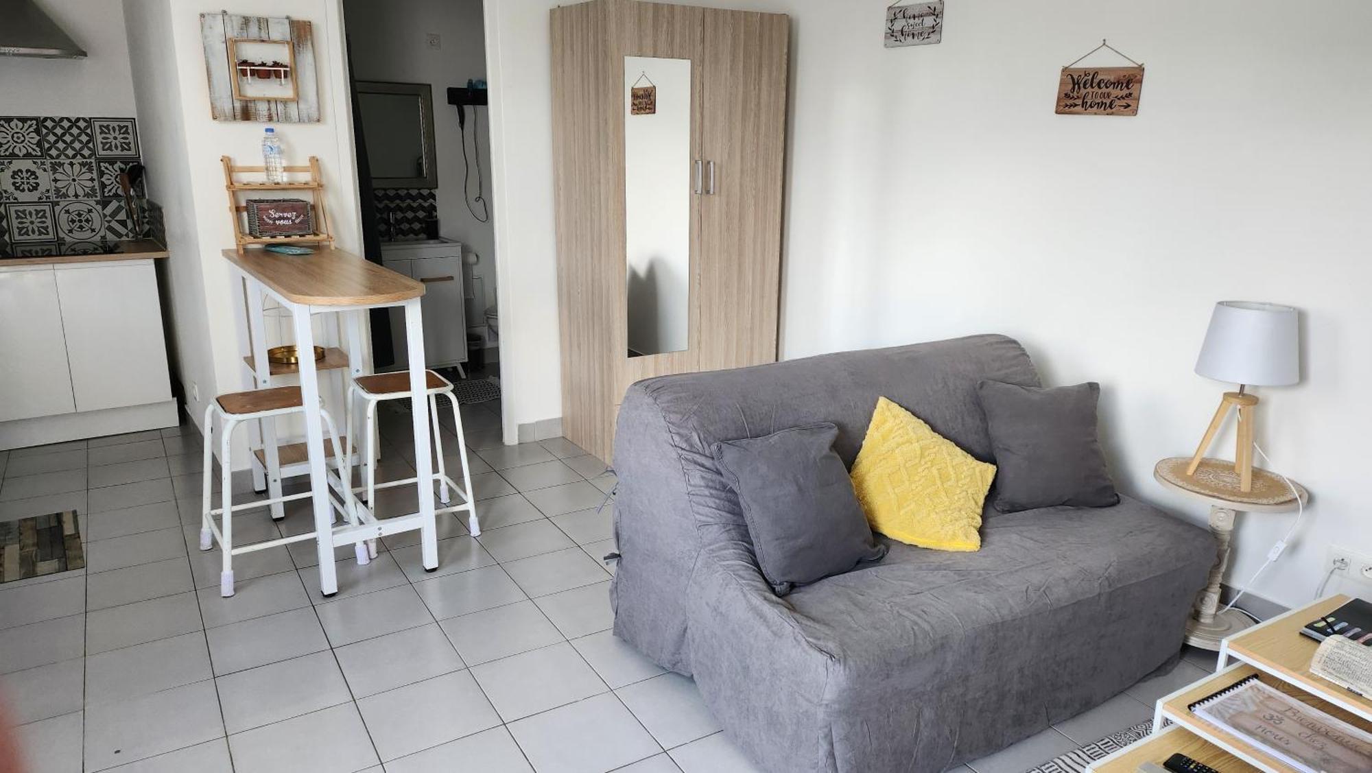 Joli Studio En Centre Ville Faremoutiers Экстерьер фото