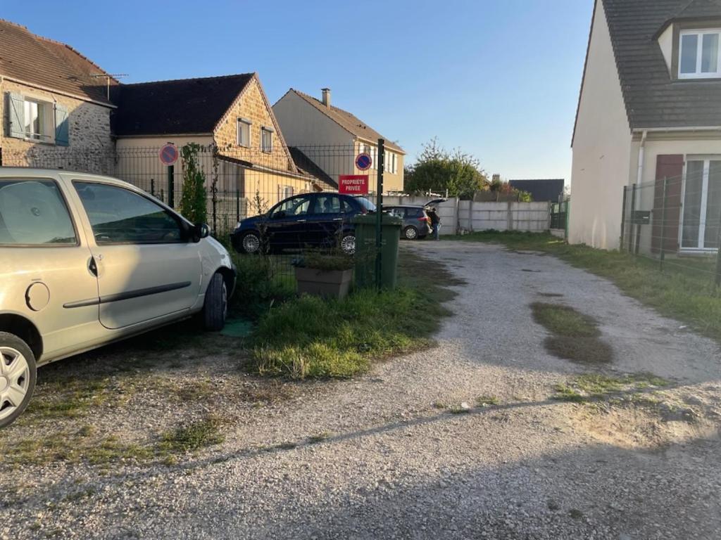 Joli Studio En Centre Ville Faremoutiers Экстерьер фото