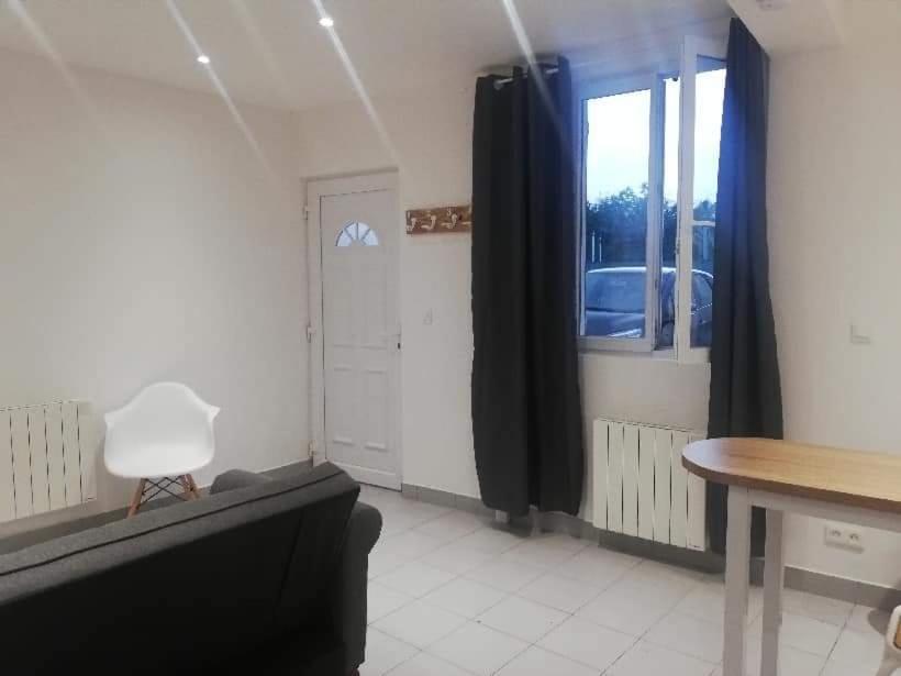 Joli Studio En Centre Ville Faremoutiers Экстерьер фото
