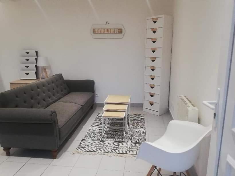 Joli Studio En Centre Ville Faremoutiers Экстерьер фото
